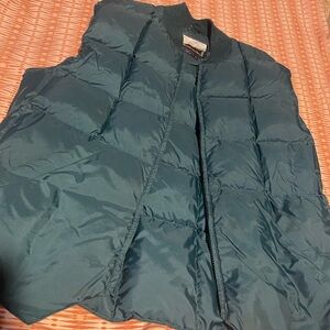 Stylish Puffer Vest in Dark Green